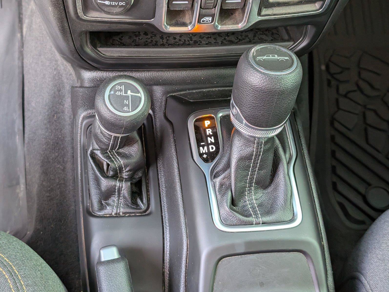 Used 2025 Jeep Gladiator Sport AWD/4WD image 23