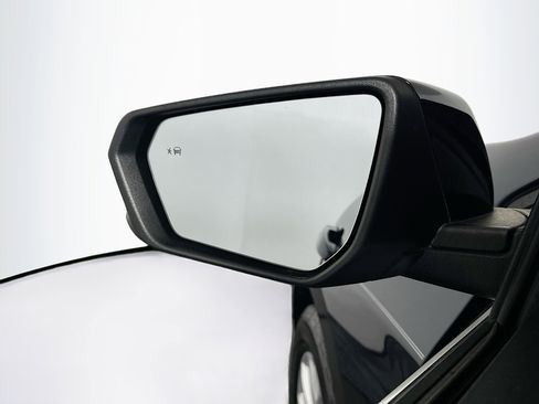 Used 2021 Chevrolet Equinox LT image 16