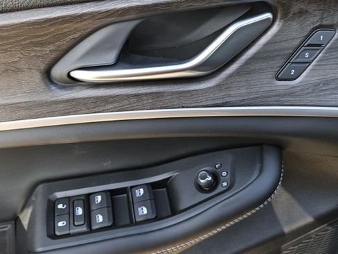 New 2025 Jeep Grand Cherokee Limited image 23