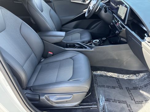 Certified 2023 Kia Niro Wind FWD image 10