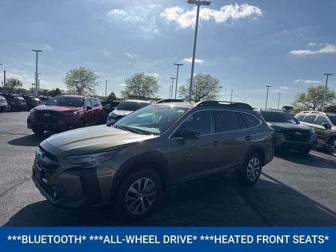 Used 2024 Subaru Outback Premium AWD/4WD image 2