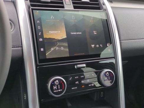 New 2026 Land Rover Discovery Limited Edition image 29