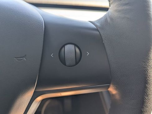 Used 2023 Tesla Model Y Long Range image 13