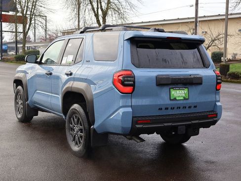 New 2025 Toyota 4Runner SR5 image 5