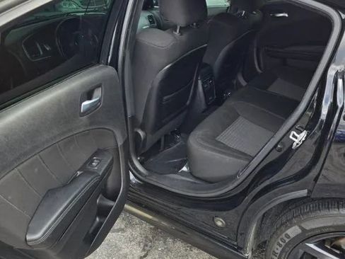 Used 2022 Dodge Charger R/T w/ Blacktop Package image 9