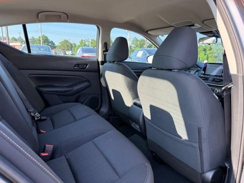 Used 2024 Nissan Altima 2.5 SV FWD image 17