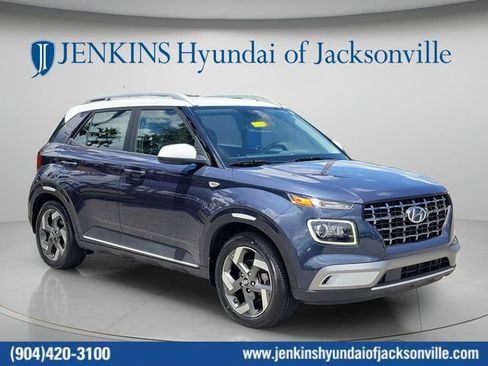 Used 2023 Hyundai Venue Limited FWD image 1