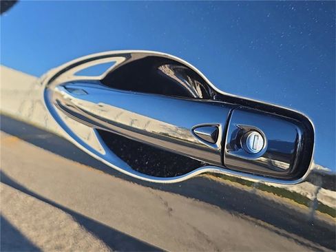 Used 2021 Nissan Maxima SR w/ Sport Mat Group image 8