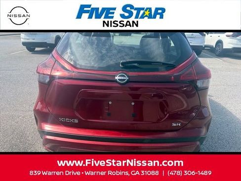 Used 2023 Nissan Kicks SR w/ SR Premium Package FWD image 11