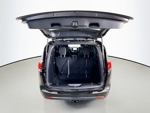 New 2026 Chrysler Pacifica Limited w/ S Appearance Package image 25