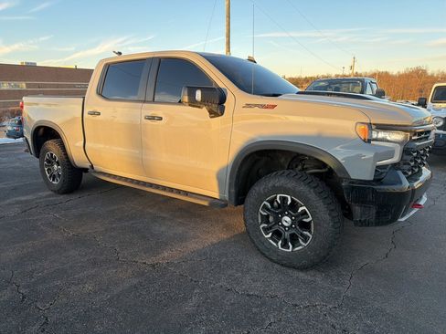 Used 2024 Chevrolet Silverado 1500 ZR2 w/ Technology Package image 2