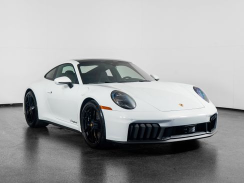 Used 2025 Porsche 911 Carrera 4 GTS image 4