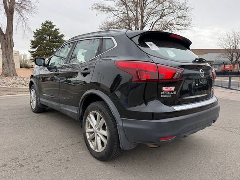 Used 2018 Nissan Rogue Sport SV image 11