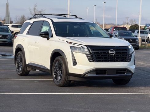 New 2026 Nissan Pathfinder SL w/ SL Premium Package image 2