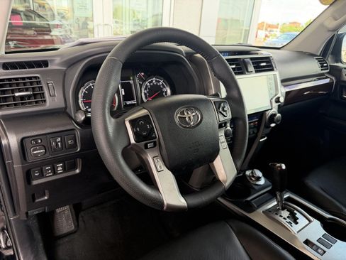 Used 2020 Toyota 4Runner Limited AWD/4WD image 36