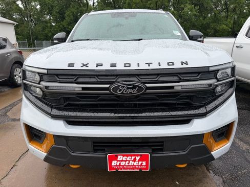 Used 2025 Ford Expedition Tremor AWD/4WD image 3