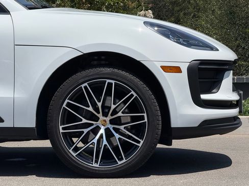 Used 2026 Porsche Macan AWD/4WD image 12