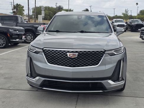Used 2024 Cadillac XT6 Premium Luxury FWD image 10