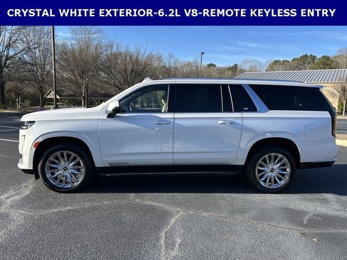 Used 2024 Cadillac Escalade ESV Premium Luxury image 13