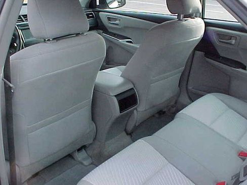 Used 2016 Toyota Camry LE FWD image 15