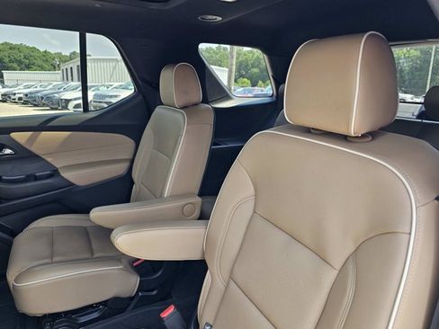 Used 2022 Chevrolet Traverse Premier FWD image 35