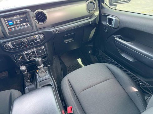 Used 2018 Jeep Wrangler Unlimited Sport S AWD/4WD image 15