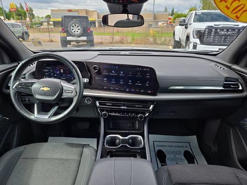 Used 2024 Chevrolet Traverse LT w/ Trailering Package AWD/4WD image 3