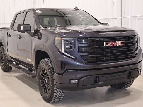 Used 2025 GMC Sierra 1500 Elevation w/ Elevation Premium Package image 3