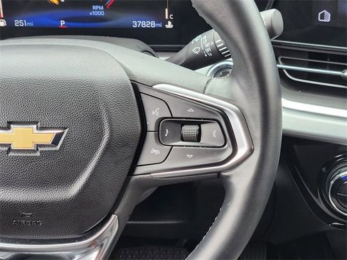 Certified 2024 Chevrolet Trax LT w/ Sunroof Package image 29