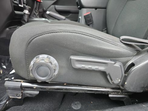 Used 2021 Jeep Wrangler Sport image 26