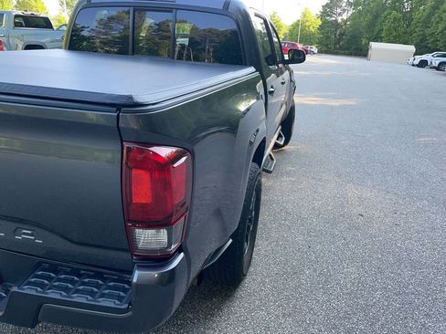 Used 2022 Toyota Tacoma SR w/ SR Convenience Package RWD image 18