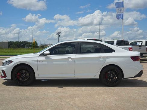 Used 2025 Volkswagen Jetta GLI Autobahn FWD image 3