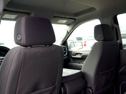 Used 2024 GMC Sierra 1500 SLE image 29