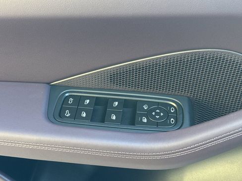 New 2026 Porsche Macan 4 Electric image 13