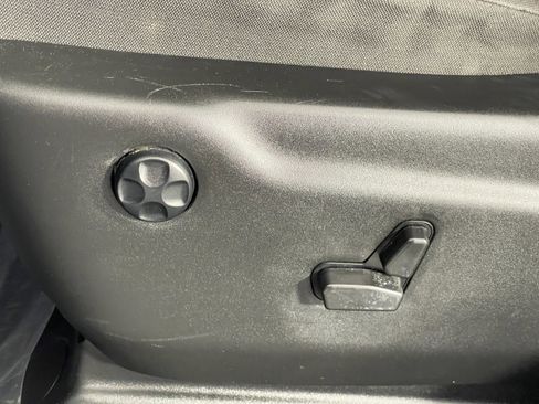 Used 2021 Jeep Grand Cherokee Laredo image 19