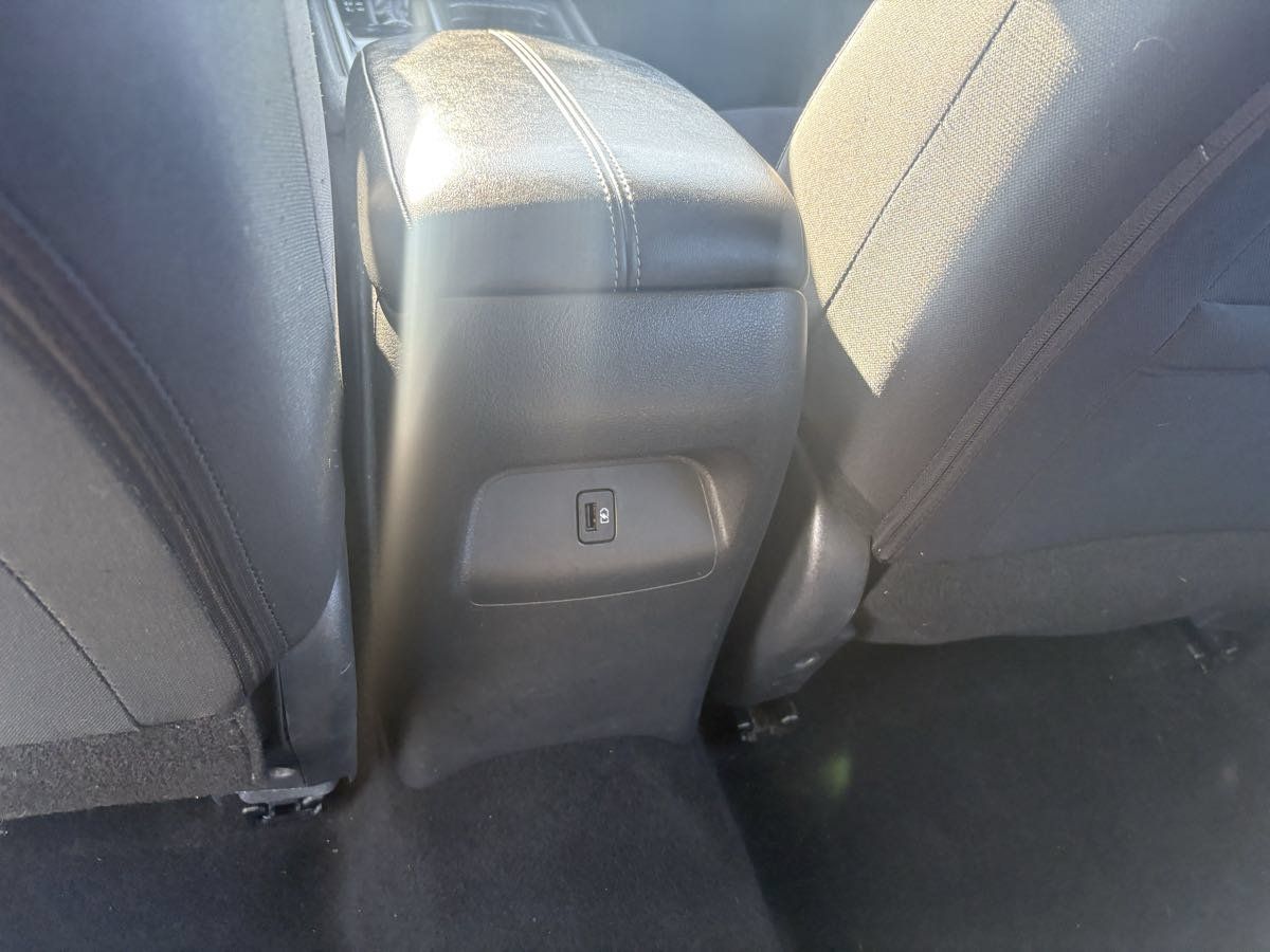 Used 2025 Nissan Sentra SV FWD image 11