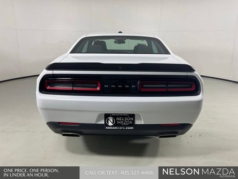 Used 2023 Dodge Challenger SXT RWD image 9