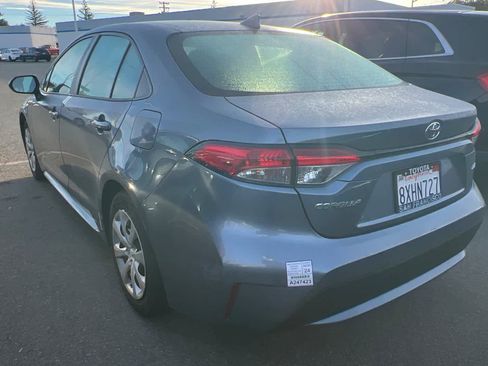 Used 2021 Toyota Corolla LE image 4