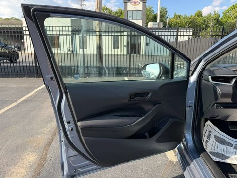 Used 2022 Toyota Corolla LE FWD image 18