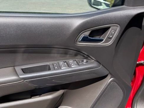 Used 2022 GMC Canyon AT4 image 18