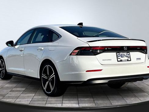 Used 2025 Honda Accord Sport image 4