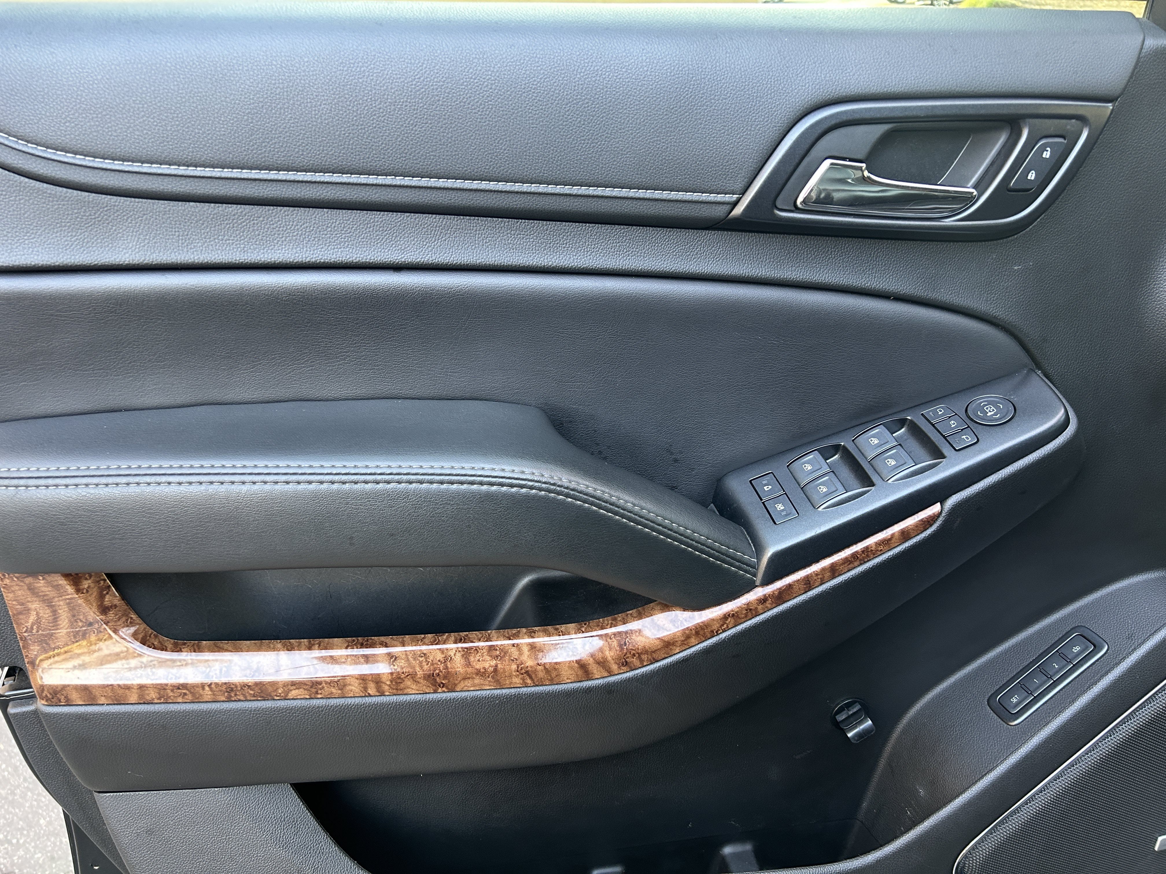 Used 2019 Chevrolet Suburban Premier AWD/4WD image 24