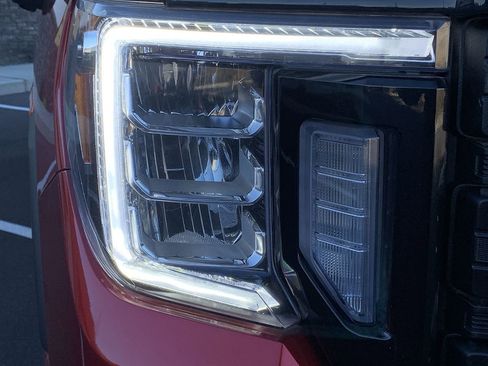 Used 2021 GMC Sierra 2500 AT4 w/ AT4 Premium Plus Package image 9