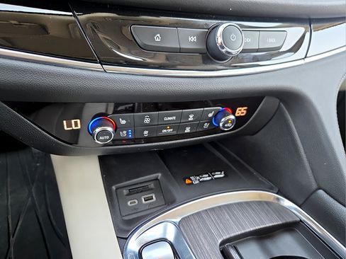 Used 2024 Buick Enclave Avenir w/ Avenir Technology Package AWD/4WD image 18