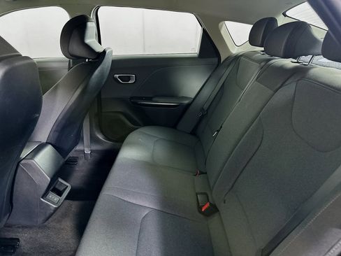 Used 2025 Kia K4 LXS image 26