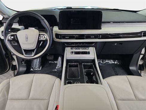Used 2025 Lincoln Aviator Reserve w/ Illumination Package image 10