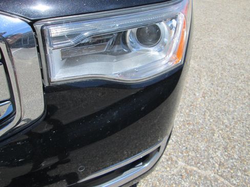 Used 2017 GMC Acadia Denali w/ Technology Package FWD image 80