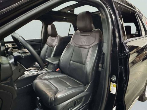 Used 2024 Ford Explorer Platinum w/ Technology Package AWD/4WD image 28