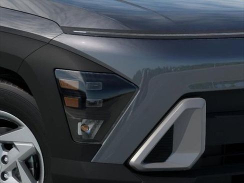New 2026 Hyundai Kona SE image 9