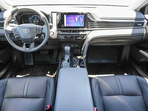 Used 2025 Toyota Camry LE FWD image 13